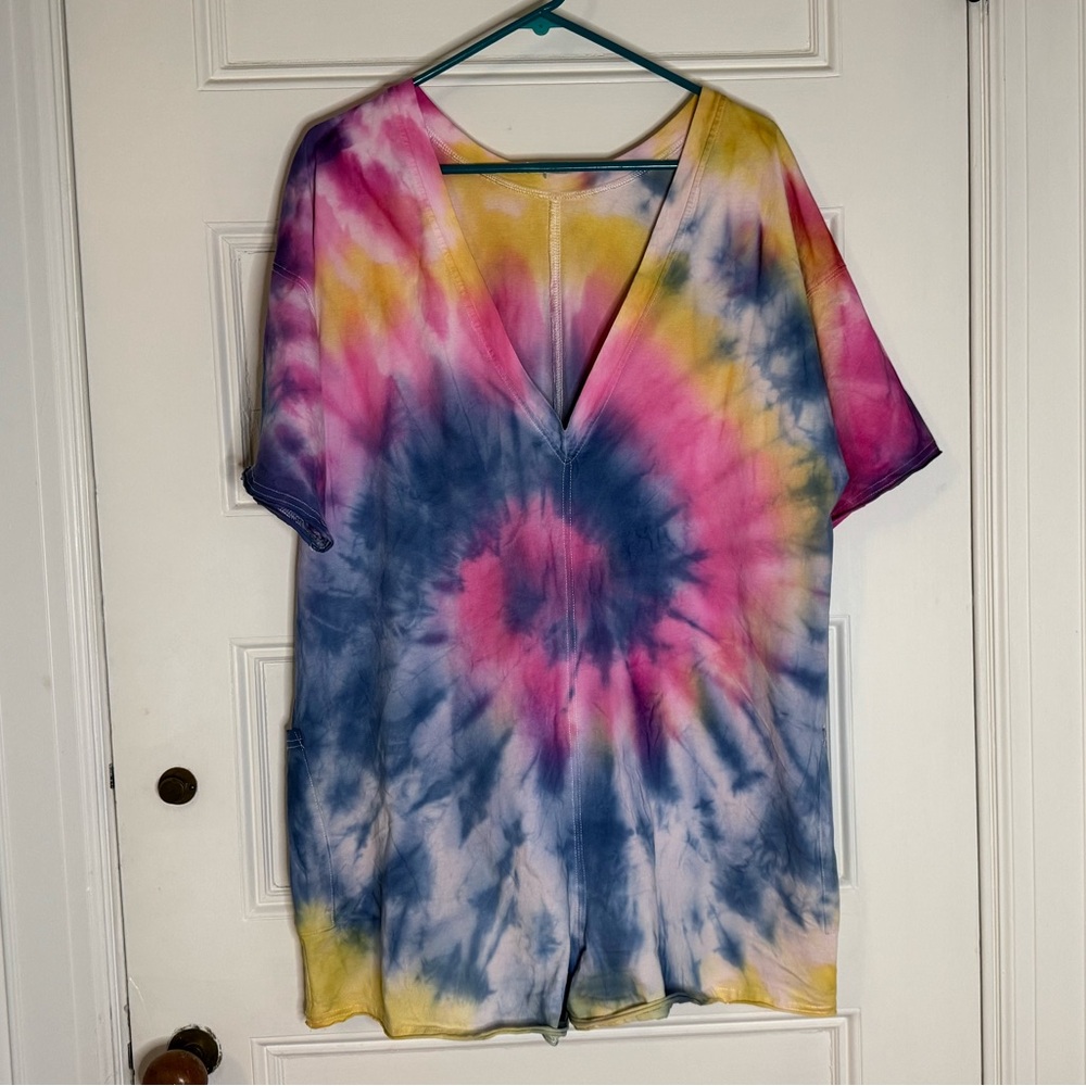 Custom wave Tie-Dye V-Neck Women's romper size XL